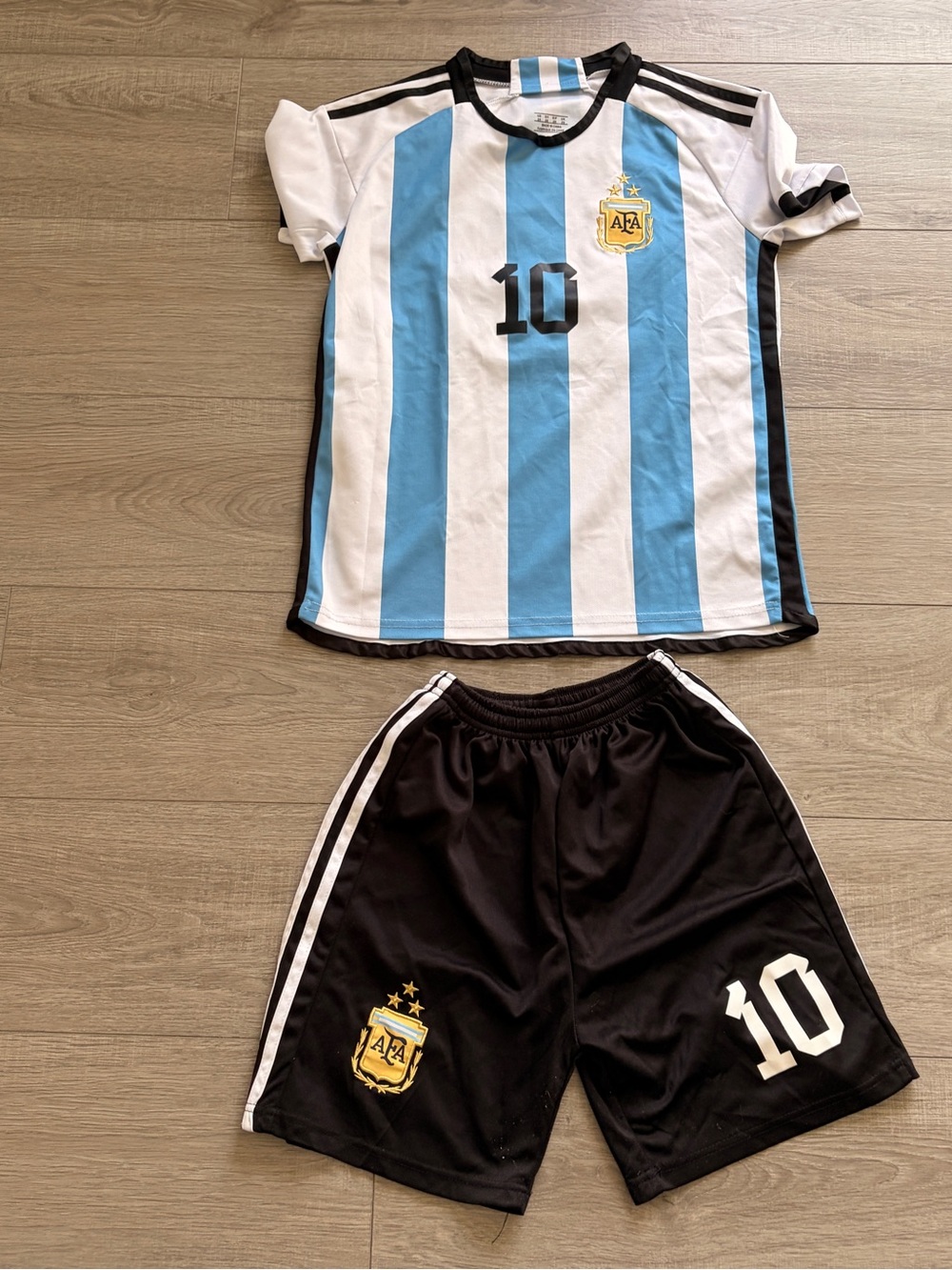 Argentina Messi #10 Kids Soccer Jersey Shorts Socks Set Size 28